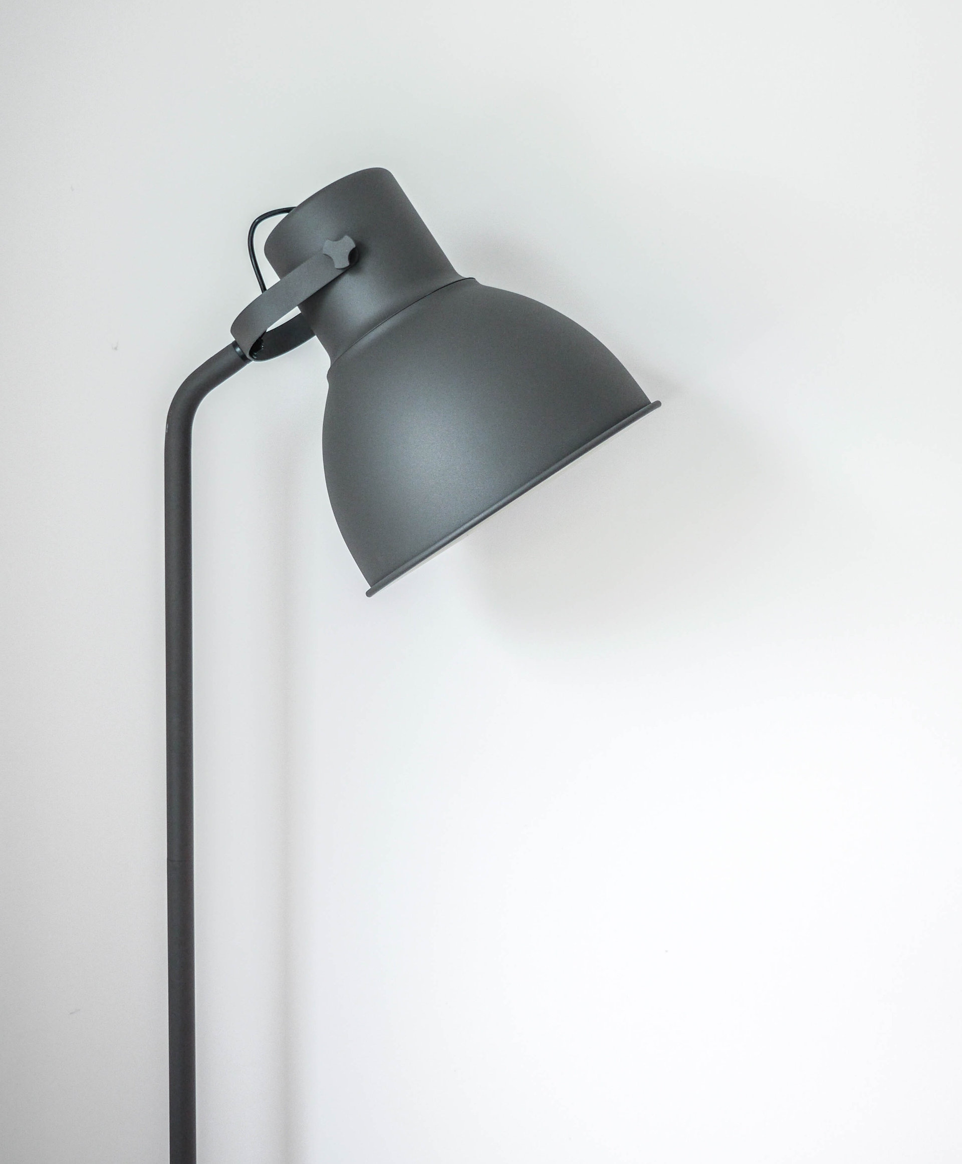 Minimalist black lamp.